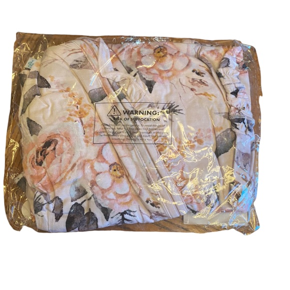 NWT Posh Peanut Harlow Ruffle Zipper One Piece Footie Size 12-18 Mos - Picture 9 of 9